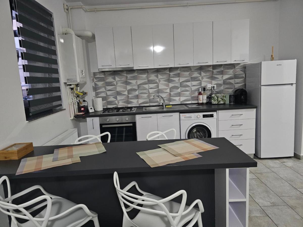 Summer Crib Mamaia-Sat นาโวดาริ ภายนอก รูปภาพ
